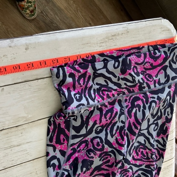 Under Armour Women's High Rise Ankle
Medium
Leggings Mineral Blue/Navy... - Picture 9 of 9